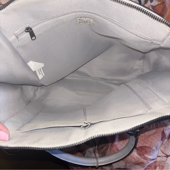 Structured Large Light Gray Satchel Handbag with Shoulder Strap, Crossbody - Picture 8 of 11